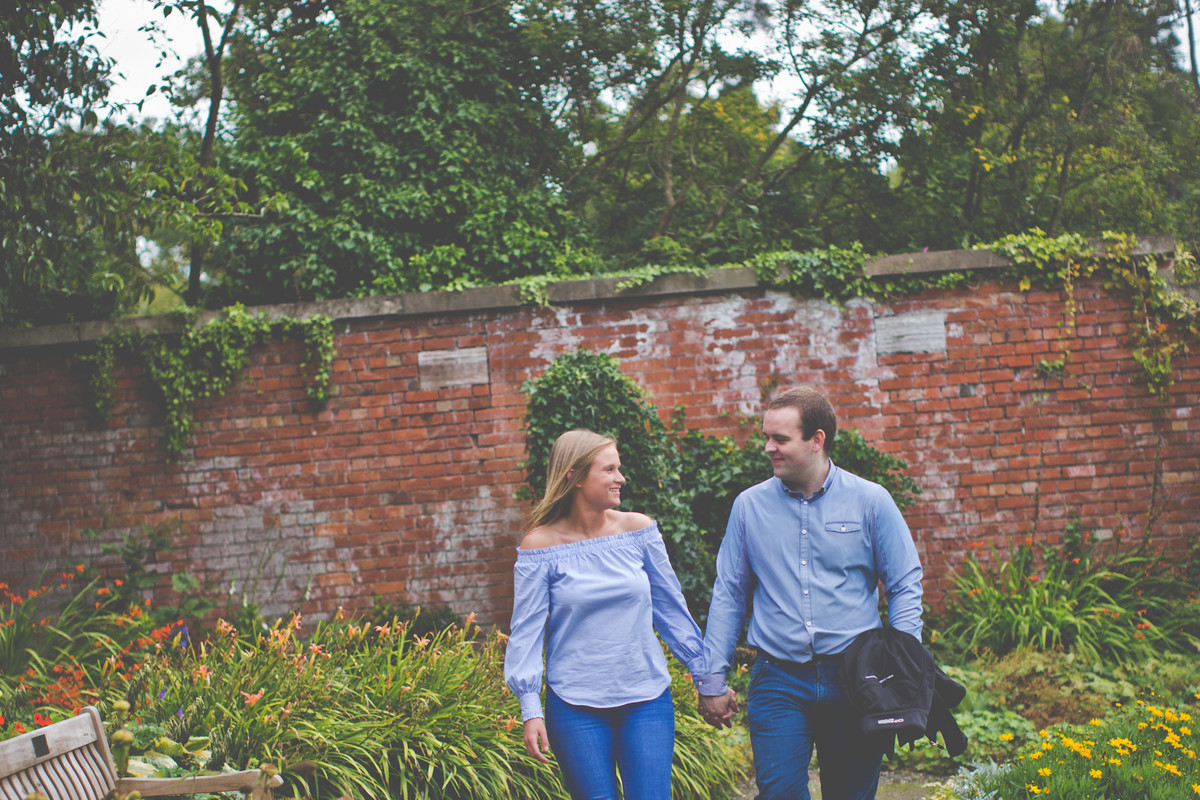 engagement photography sarah and gavin in Lady Dixon Park 